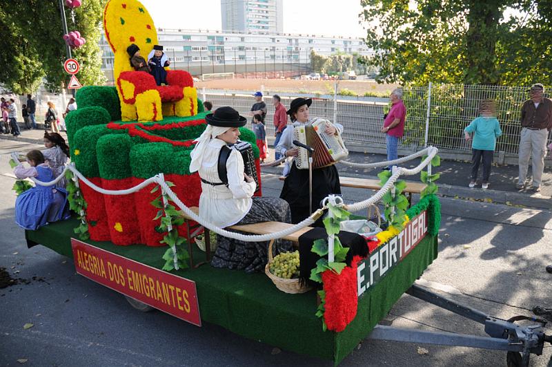 GAGNY2010DEFILE FOLKLO327
